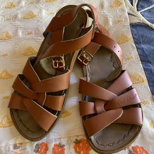 Salt Water by Hoy Girls Size 13